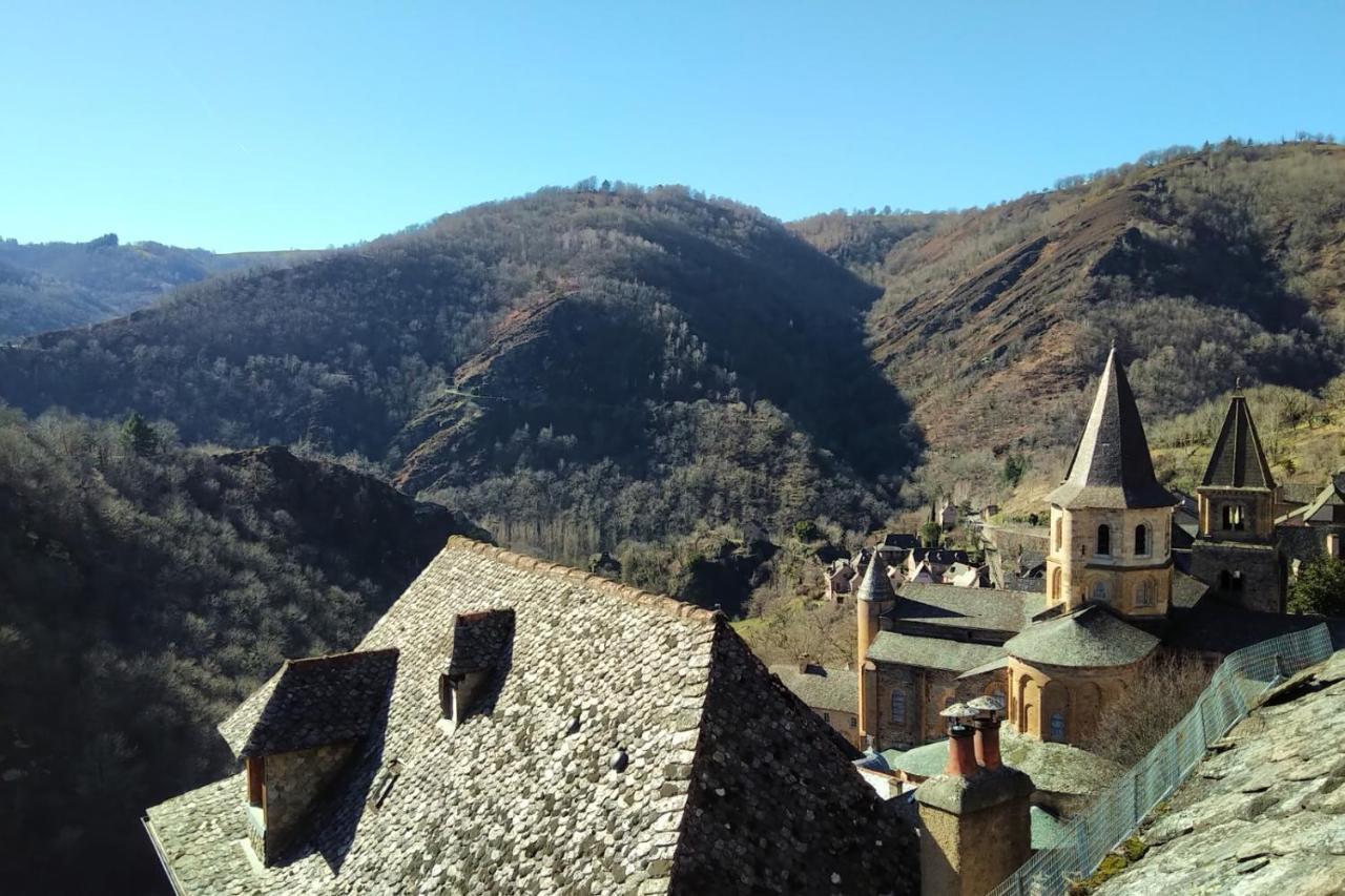 Le Compostelle De Conques Apartment Luaran gambar